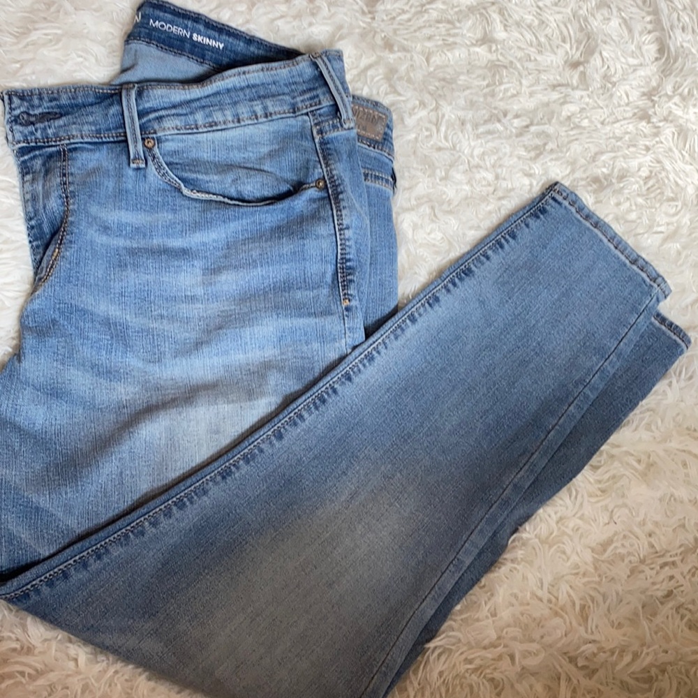 Levi’s Denizen modern skinny crop jeans